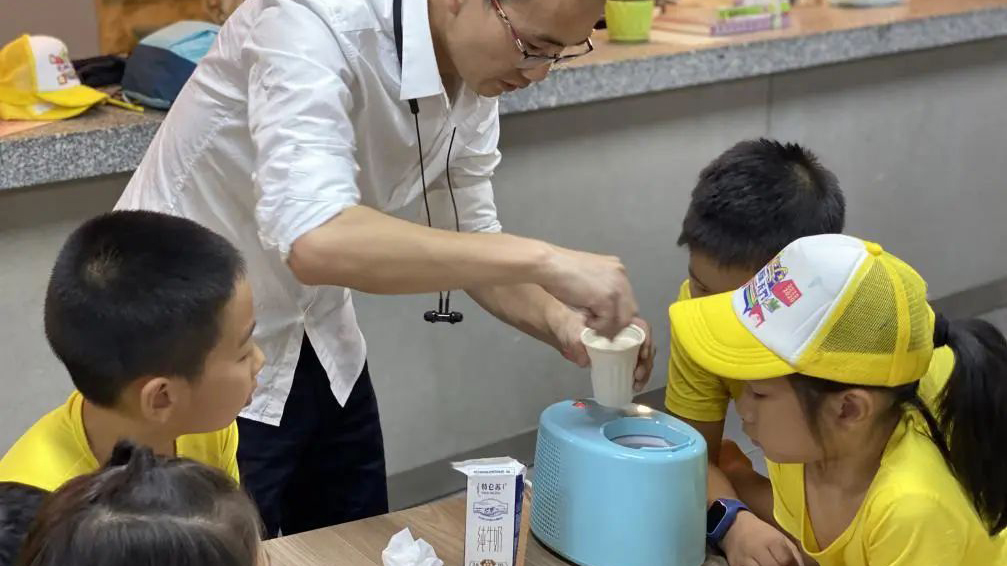 成為創(chuàng)玩無界的小設(shè)計(jì)師！“順江社區(qū)2020青少年敢創(chuàng)夏令營(yíng)”完滿結(jié)營(yíng)