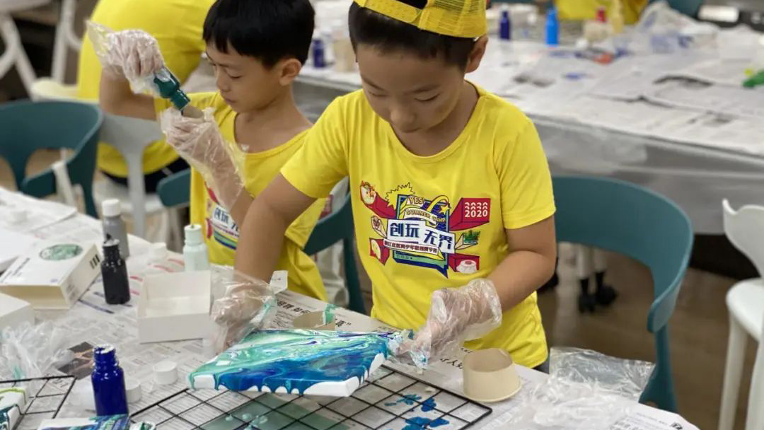 成為創(chuàng)玩無界的小設(shè)計(jì)師！“順江社區(qū)2020青少年敢創(chuàng)夏令營(yíng)”完滿結(jié)營(yíng)
