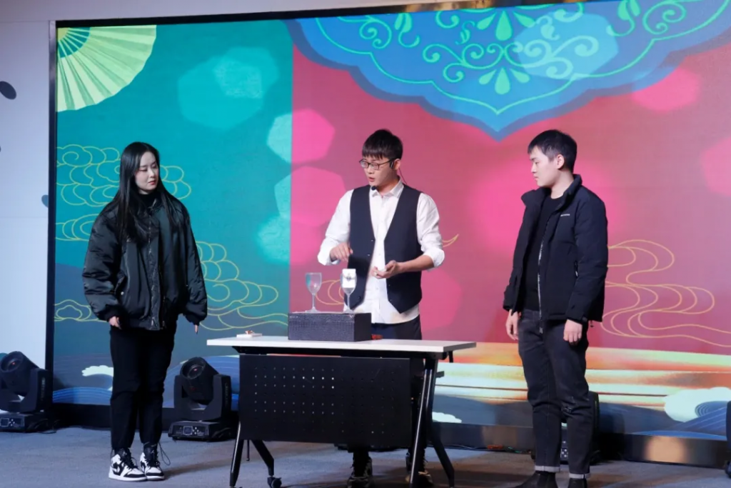完美收官！ZIDC︱創(chuàng)動(dòng)未來 逐夢同行——中原工業(yè)設(shè)計(jì)城“設(shè)計(jì)師之夜”活動(dòng)精彩綻放