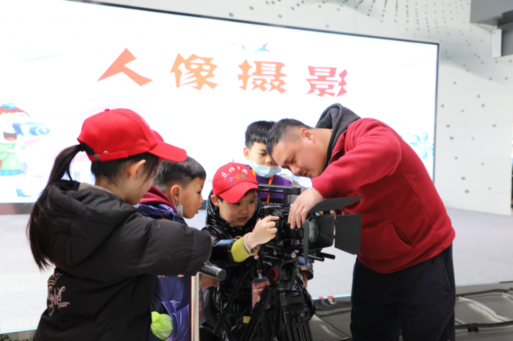 中原工業(yè)設(shè)計(jì)城舉辦小學(xué)生研學(xué)活動：走進(jìn)設(shè)計(jì)“圈”，感受設(shè)計(jì)奧妙