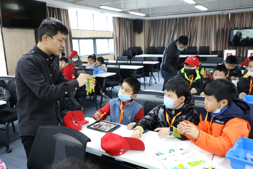 中原工業(yè)設(shè)計(jì)城舉辦小學(xué)生研學(xué)活動：走進(jìn)設(shè)計(jì)“圈”，感受設(shè)計(jì)奧妙