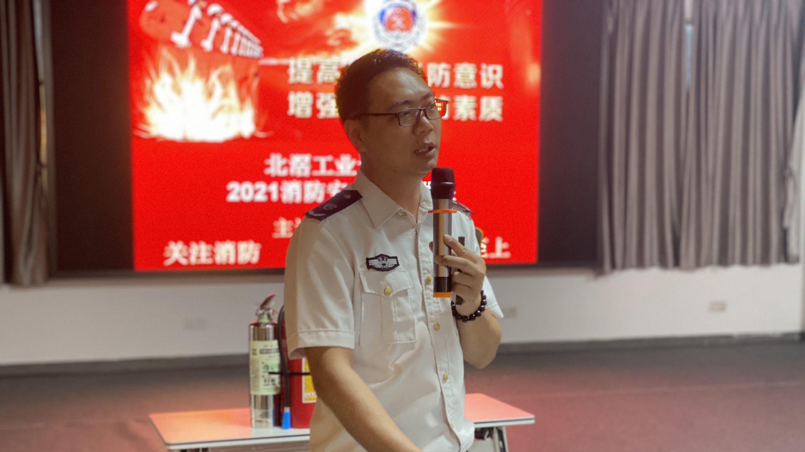 消防常演練、安全記心中，筑牢園區(qū)消防安全防線