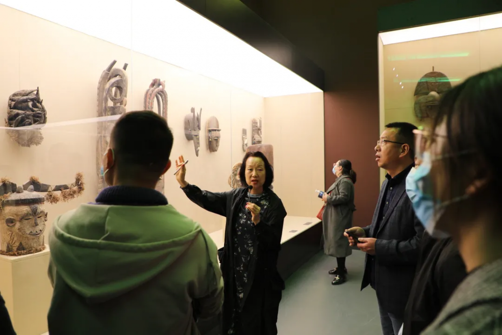 中原工業(yè)設(shè)計城—“前行者輕創(chuàng)匯”沙龍活動走進(jìn)國家級工業(yè)設(shè)計中心