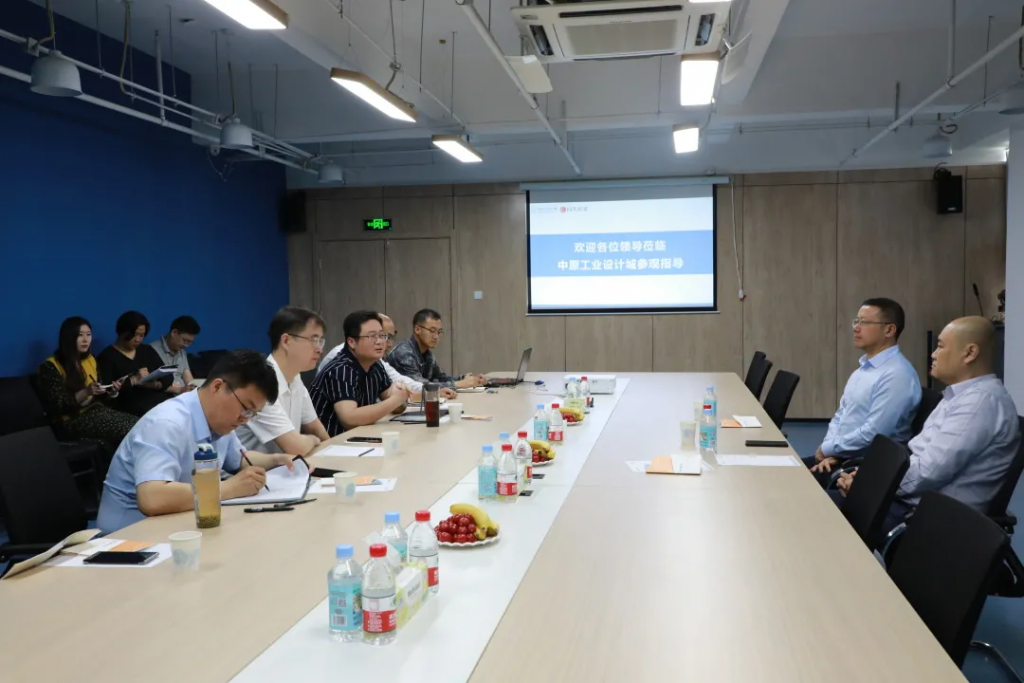 中鐵融信領(lǐng)導一行到訪中原工業(yè)設(shè)計城參觀考察