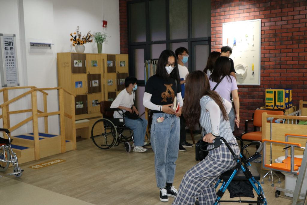 【察研觀設(shè)】山東建筑大學師生前來濟南國際創(chuàng)新設(shè)計產(chǎn)業(yè)園研學考察