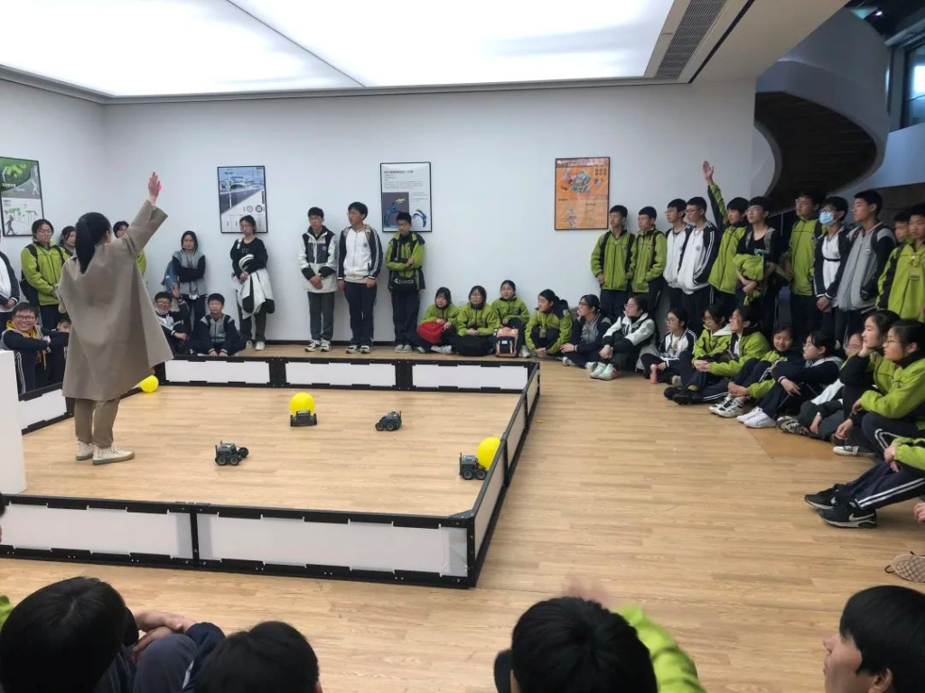 少年強(qiáng)則國(guó)強(qiáng)！掌起學(xué)子親密接觸人工智能