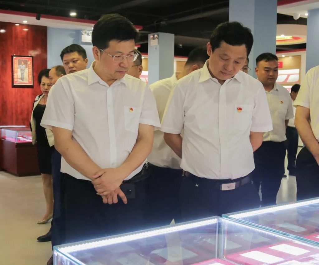 豐城市委書記李曉楚率團到江西工業(yè)設(shè)計小鎮(zhèn)開展黨史學(xué)習(xí)教育