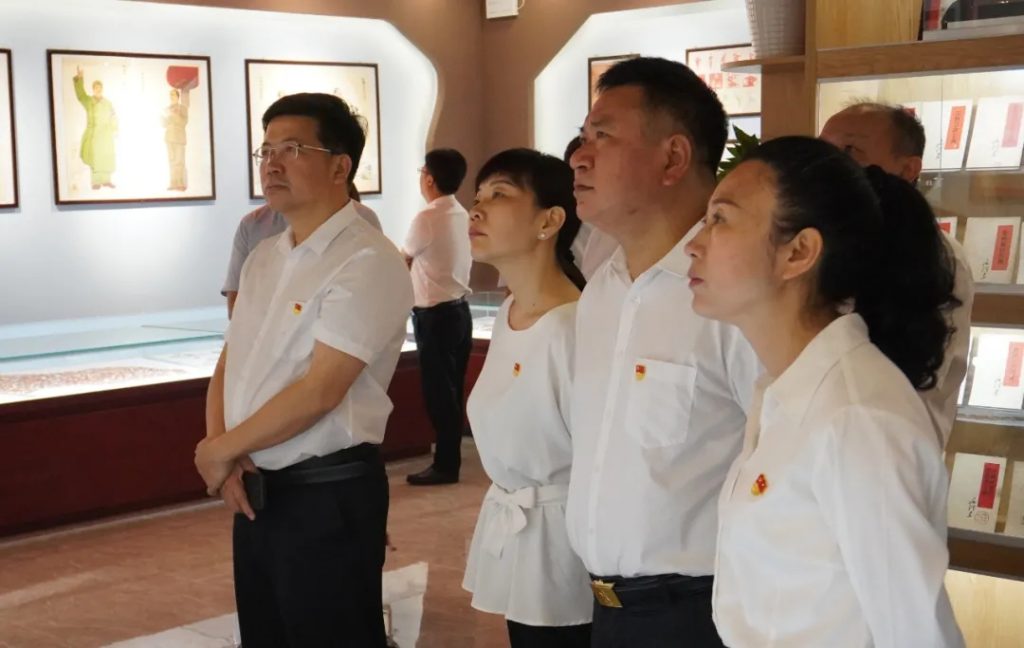 豐城市委書記李曉楚率團到江西工業(yè)設(shè)計小鎮(zhèn)開展黨史學(xué)習(xí)教育