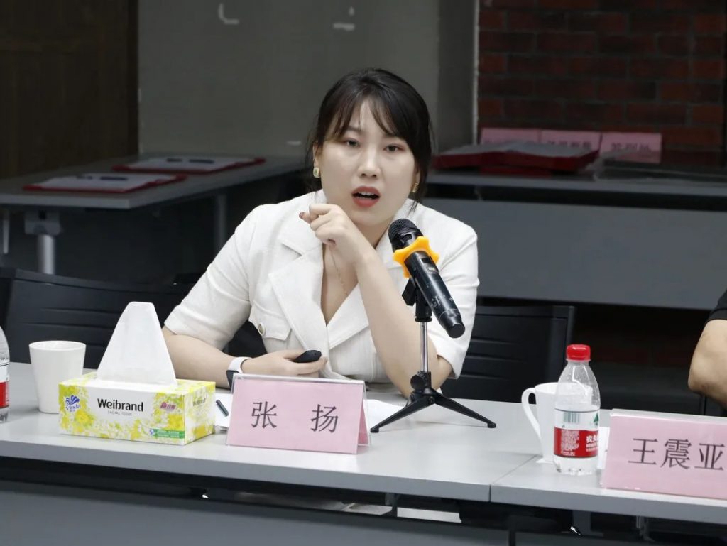 產(chǎn)業(yè)、行業(yè)現(xiàn)狀及發(fā)展趨勢(shì)調(diào)研研討會(huì)暨就業(yè)實(shí)習(xí)基地簽約儀式圓滿落幕
