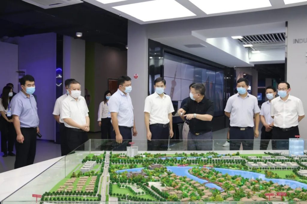 江西省副省長(zhǎng)陳小平一行調(diào)研江西工業(yè)設(shè)計(jì)小鎮(zhèn)，他指出......