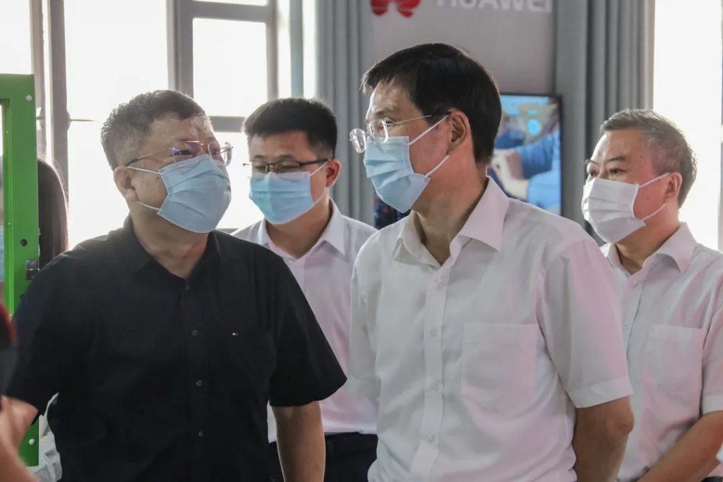 江西省副省長(zhǎng)陳小平一行調(diào)研江西工業(yè)設(shè)計(jì)小鎮(zhèn)，他指出......