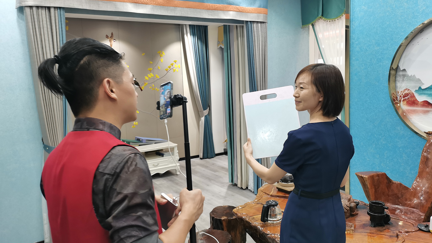 拿來吧！我的寶藏家居 快手家裝垂類主播國慶約“惠”慧聰城