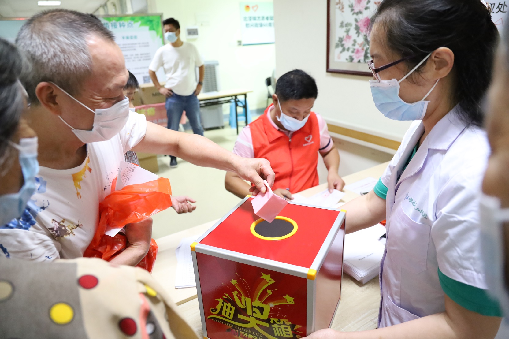 暖心！設(shè)計(jì)企業(yè)捐贈疫苗接種禮品，陪你一起苗苗苗苗
