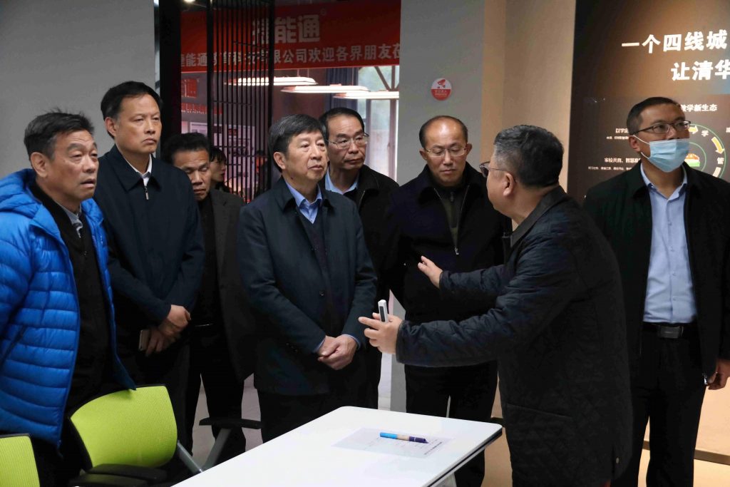省人大環(huán)資委主任委員吳治云一行調(diào)研中部教裝城
