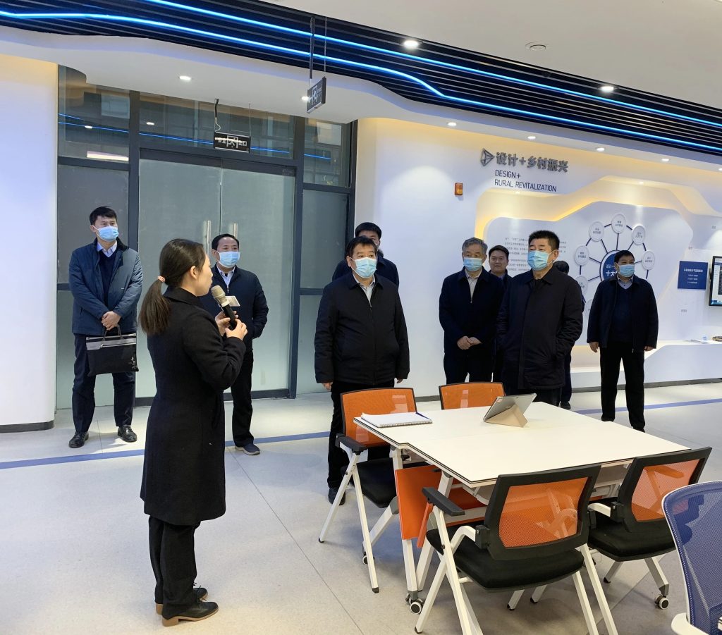 鶴壁市人大常委會主任史全新一行到中原工業(yè)設計城參觀考察