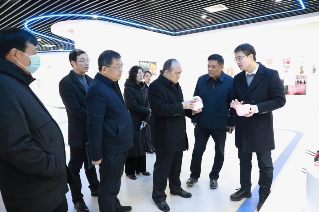 焦作市副市長王付舉一行蒞臨中原工業(yè)設(shè)計(jì)城