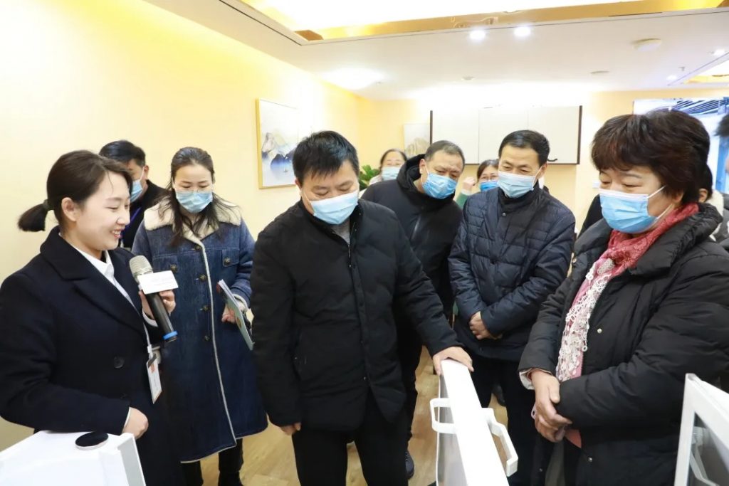 沁陽市人大常委會主任許國順一行蒞臨設(shè)計(jì)城參觀考察