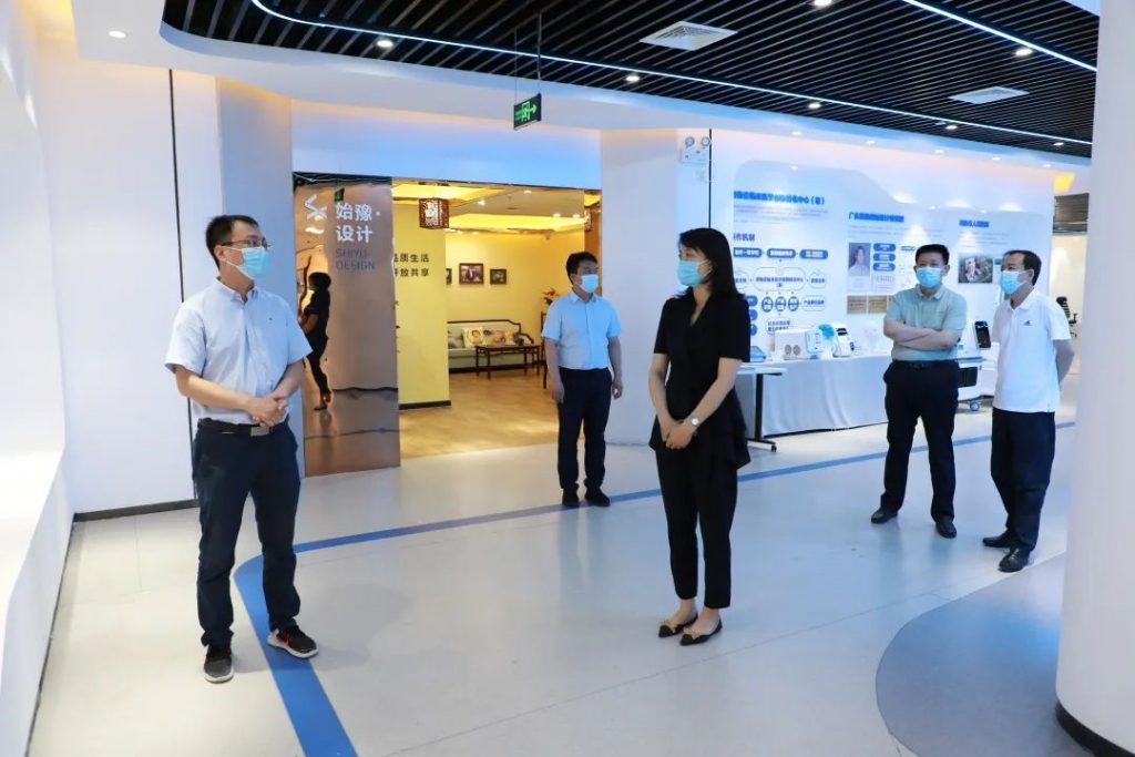 河南省人社廳就業(yè)促進(jìn)局副局長(zhǎng)謝攀一行蒞臨設(shè)計(jì)城調(diào)研