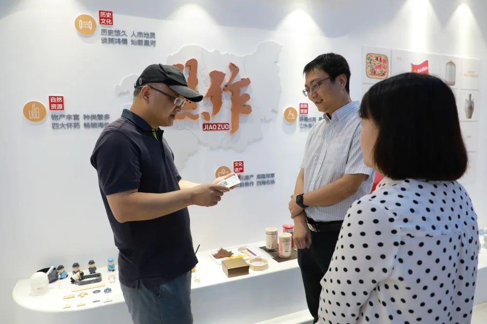 焦作市文化廣電和旅游局副局長李建陽一行蒞臨設(shè)計(jì)城參觀調(diào)研