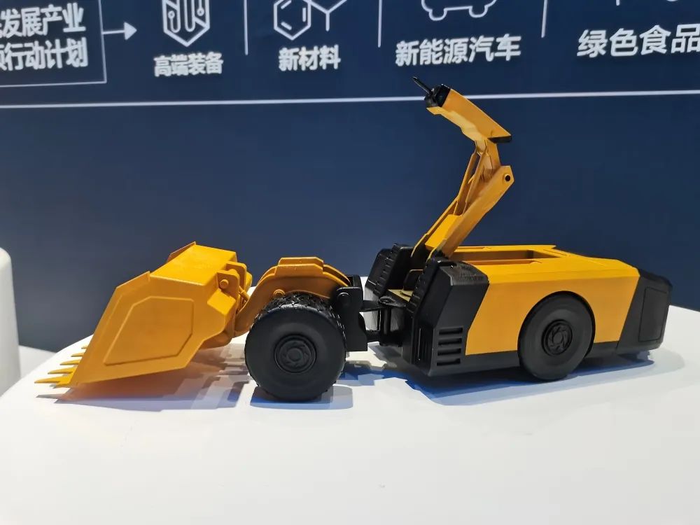 D打印公共服務(wù)中心助企發(fā)展，探索前沿科技"