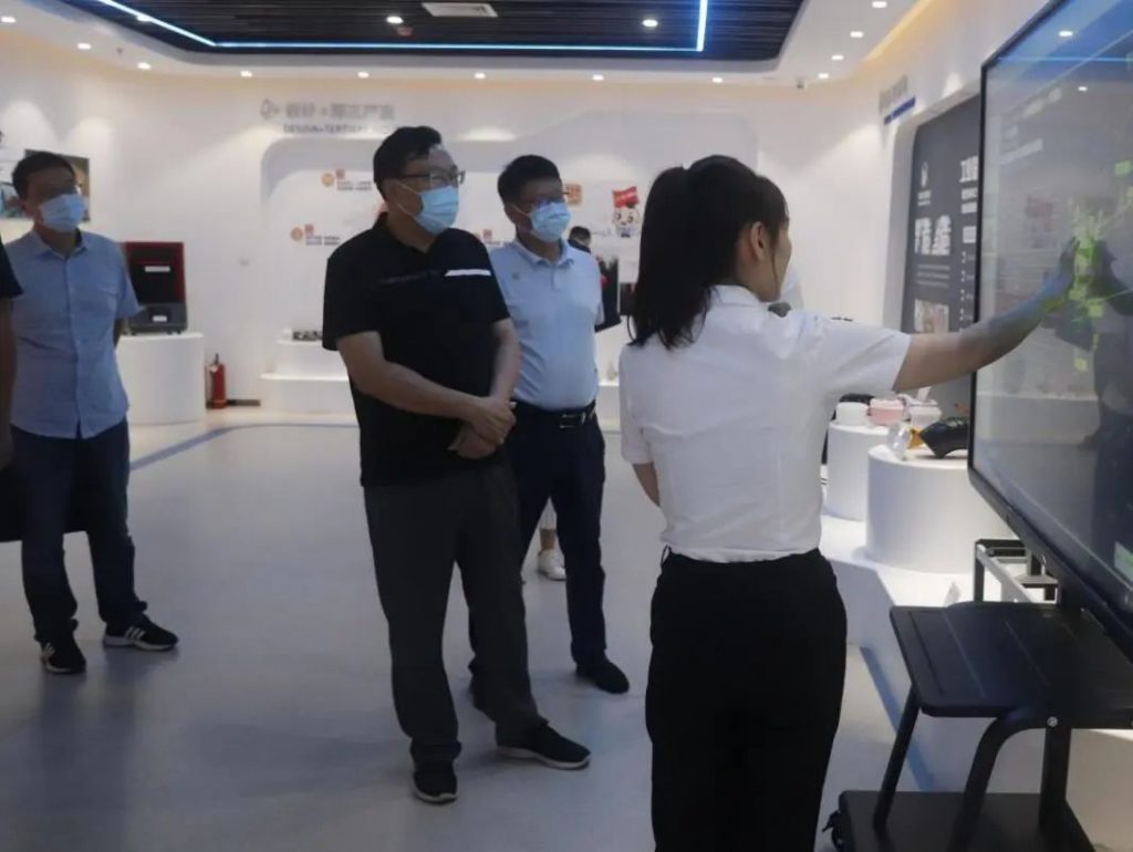 省委督查委第七督查組一行蒞臨設(shè)計(jì)城參觀調(diào)研