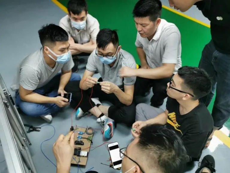 兩個月掌握工業(yè)機器人操作，設(shè)計城助力北滘培育智造人才！