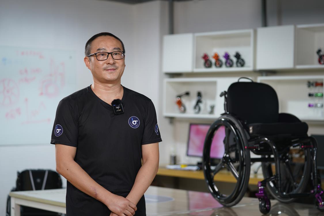 他設計的產(chǎn)品，殘奧冠軍都在用！ | 從800到8000，牢記囑托開新局⑦