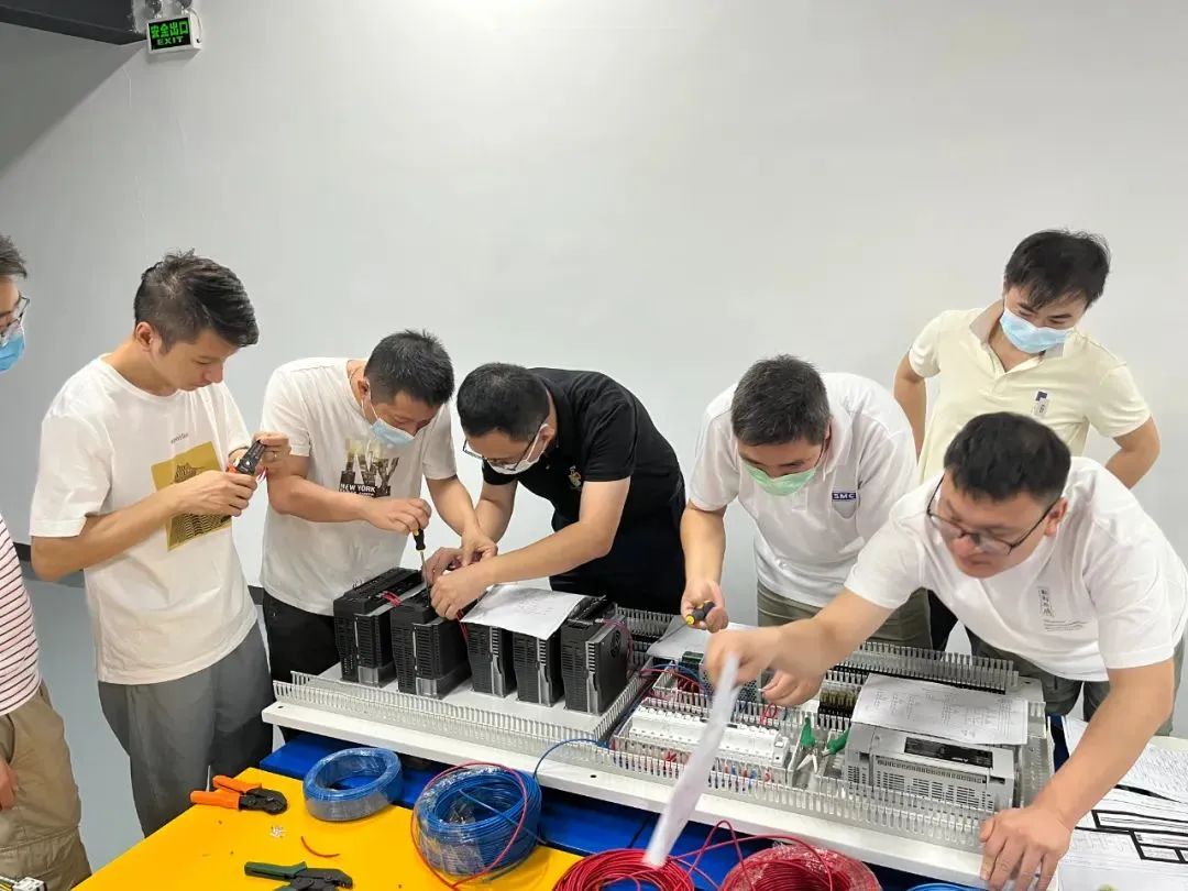 設(shè)計城造就高技能人才 PLC培訓(xùn)課程火熱進(jìn)行中