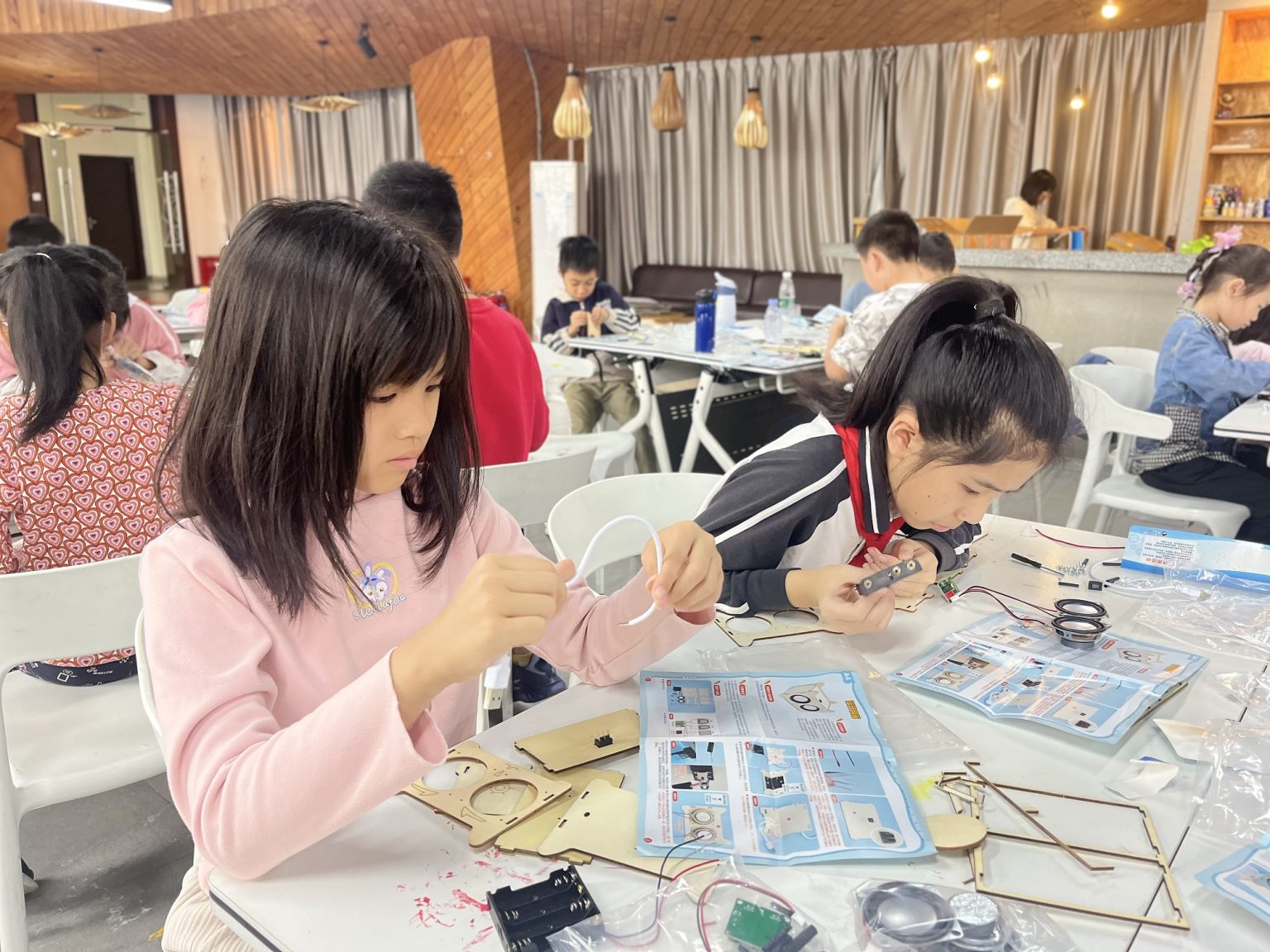 創(chuàng)新設(shè)計研學(xué)周：五期研學(xué)課程 開啟青少年好奇造物之旅
