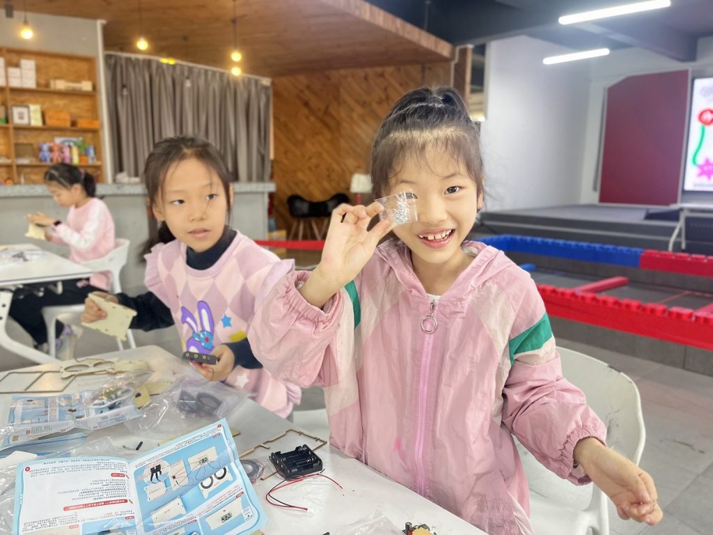 創(chuàng)新設(shè)計研學(xué)周：五期研學(xué)課程 開啟青少年好奇造物之旅