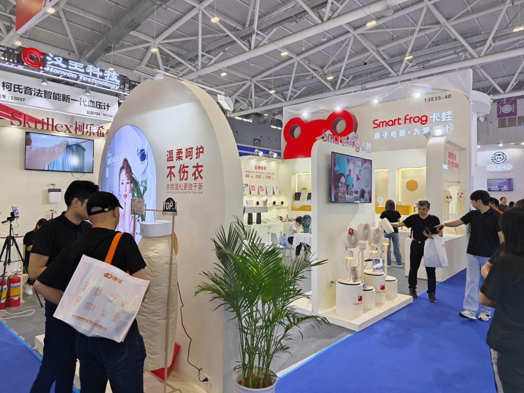 設(shè)計城原創(chuàng)品牌亮相深圳禮品展，引領(lǐng)潮禮風(fēng)尚