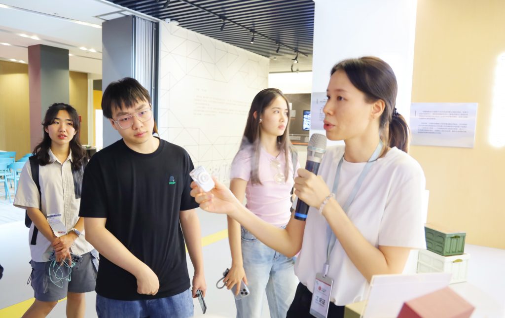 深化產(chǎn)學(xué)研交流 | 清華大學(xué)深圳國際研究生走進(jìn)設(shè)計(jì)城