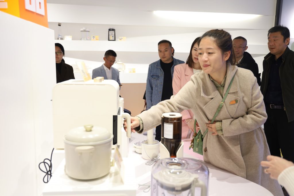 探討“人工智能X工業(yè)設(shè)計” 聚焦AI賦能新質(zhì)生產(chǎn)力